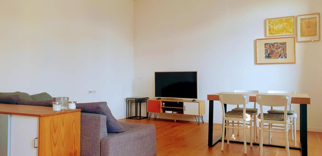 Isola - Bright 2-room With Balcony Milan