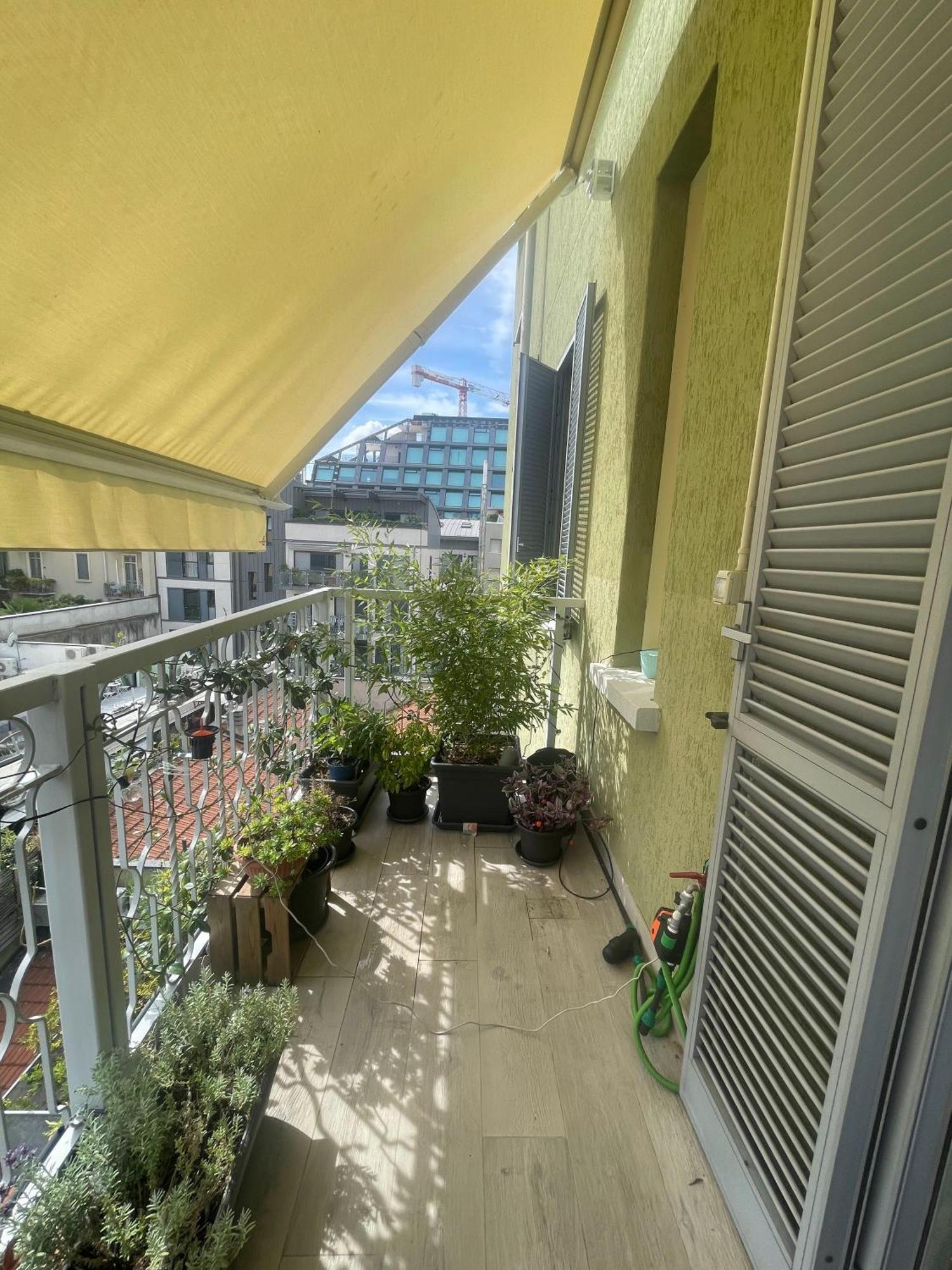 Appartamento Isola - Bright 2-room With Balcony